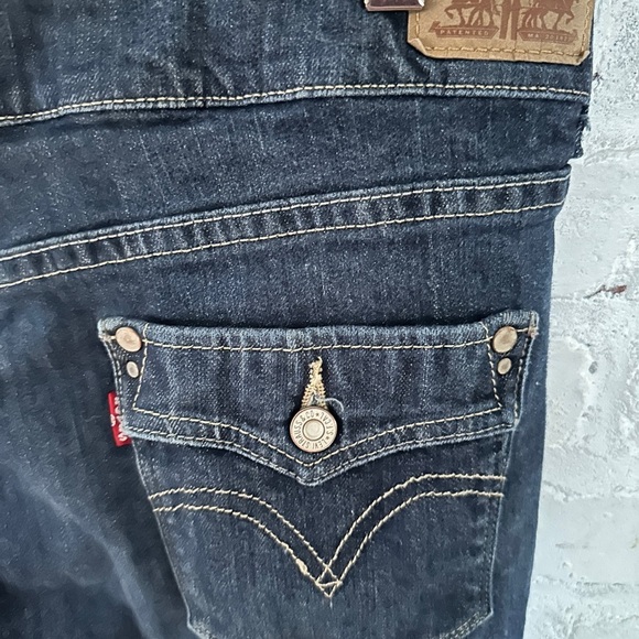 Levi’s 526 Slender Bootcut Jeans Women’s Size W31 L32 Dark Wash Double Button - Picture 3 of 5